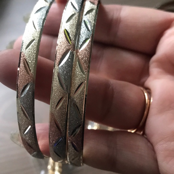 Tri-tone 14k Gold plated bangles - Picture 5 of 5